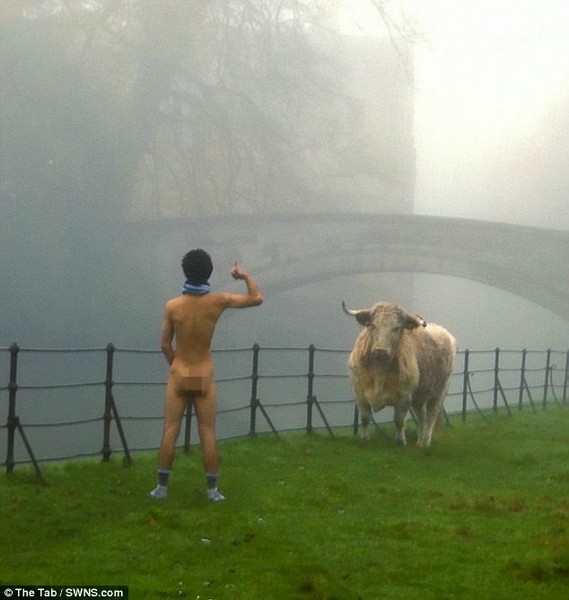Cambridge University students bare their bottoms for controversial Best Bums contest